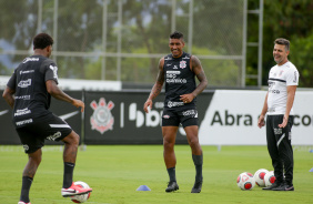 Gil, Paulinho e Alex Dias durante treino do Corinthians