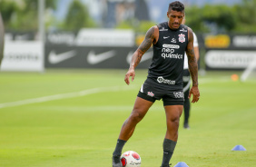 Paulinho em treino do Corinthians no CT Joaquim Grava