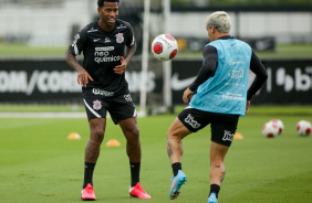 Gil e Fagner durante treino no CT