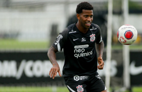 Gil em treino do Corinthians no CT