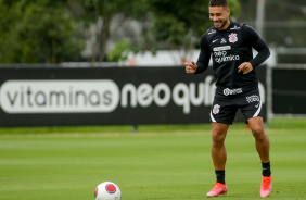 Joo Pedro em treino do Corinthians no CT