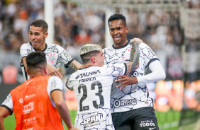 Gabriel Pereira, Fagner e J em derrota do Corinthians para o Santos nesta quarta-feira