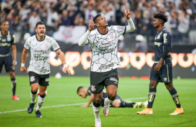 Giuliano e J em derrota do Corinthians para o Santos nesta quarta-feira