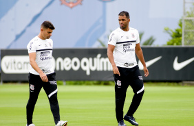 Alex Meschini e Fernando Lzaro em treino do Corinthians nesta sexta-feira