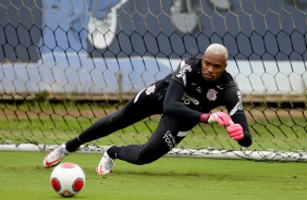 Carlos Miguel em treino do Corinthians na manh desta sexta-feira