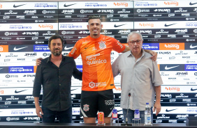 Ivan recebeu a camisa do Corinthians de Duilio Monteiro Alves e Roberto Andrade