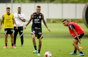 Joo Pedro, Fernando Lzaro, Luan e Cantillo em treino do Corinthians nesta sexta-feira