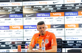 O goleiro Ivan chega para disputar vaga no gol do Corinthians