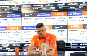 O goleiro Ivan foi apresentado pelo Corinthians nesta sexta-feira