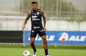 Paulinho em treino do Corinthians nesta sexta-feira