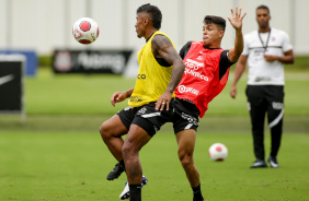 Paulinho, Roni e Fernando Lzaro em treino do Corinthians nesta sexta-feira