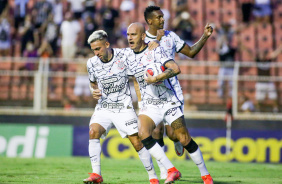Gustavo Silva, Fbio Santos e J na partida entre Corinthians e Ituano deste domingo