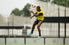 Xavier em treino do Corinthians no CT