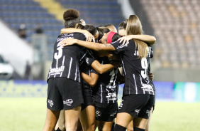 Tarciane, Diany, Katiuscia, Lia Salazar, Adriana, Gabi Zanotti e Jheniffer na vitria do Corinthians