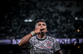 Paulinho marcou pelo Corinthians na Neo Qumica Arena