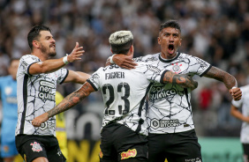 Giuliano, Fagner e Paulinho na partida entre Corinthians e Mirassol nesta quinta-feira