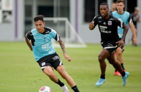 Gustavo Mantuan, Xavier e Lucas Piton em treino do Corinthians nesta tera-feira