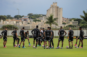 Luan, J, Adson, Fernando Lzaro, Raul Gustavo e Robson no treino do Corinthians desta quinta-feira