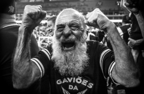 Torcedor do Corinthians na Neo Qumica Arena na noite desta quarta-feira