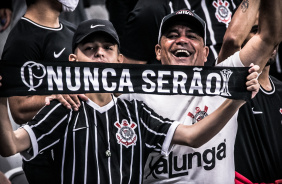 Torcedores do Corinthians na Neo Qumica Arena nesta quarta-feira