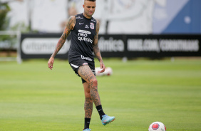 Luan treinou normalmente com o Corinthians em preparao para o jogo contra o Botafogo-SP