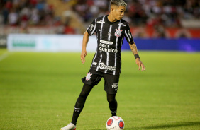 Adson em partida do Corinthians contra o Botafogo-SP neste sbado