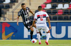 Bruno Melo em partida do Corinthians contra o Botafogo-SP neste sbado