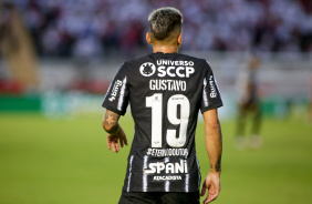 Gustavo Silva na partida do Corinthians contra o Botafogo-SP neste sbado