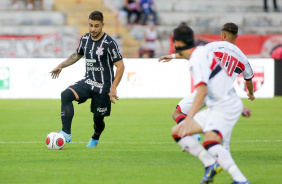 Joo Pedro em partida do Corinthians contra o Botafogo-SP neste sbado