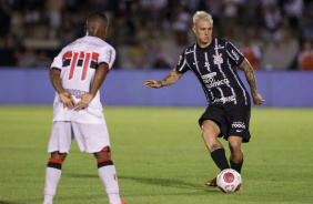 Joo Victor em partida do Corinthians diante do Botafogo-SP neste sbado