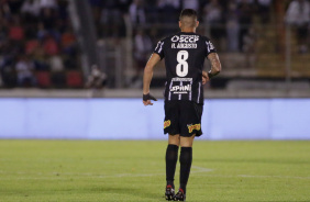 Renato Augusto em partida do Corinthians contra o Botafogo-SP neste sbado