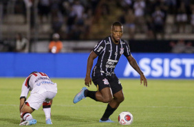 Xavier na partida do Corinthians contra o Botafogo-SP neste sbado