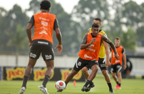 Gil, Paulinho, Renato Augusto e Lucas Piton em treino do Corinthians nesta segunda-feira