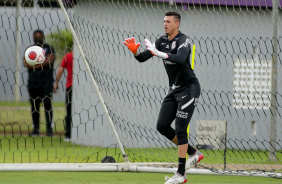 Ivan em treino do Corinthians nesta segunda-feira