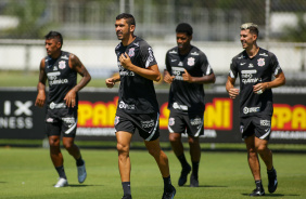 Paulinho, Bruno Melo, Gil e Danilo Avelar treinaram normalmente nesta quarta-feira