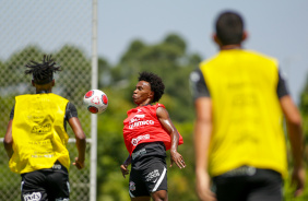 Robson Bambu e Willian treinando pelo Corinthians