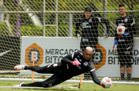 Carlos Miguel treinando no gol