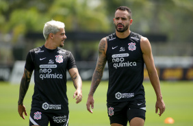Fagner e Renato Augusto em preparao para o prximo jogo do Corinthians
