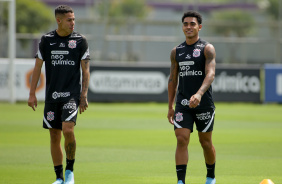Gabriel Pereira e Du Queiroz em perodo de treino do Corinthians
