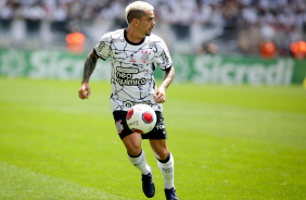 Fagner na partida entre Corinthians e Red Bull Bragantino neste domingo