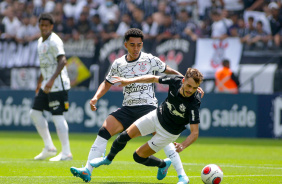 Gil e Du Queiroz na partida entre Corinthians e Red Bull Bragantino neste domingo