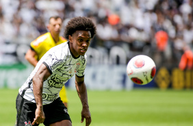 Willian na partida entre Corinthians e Red Bull Bragantino neste domingo