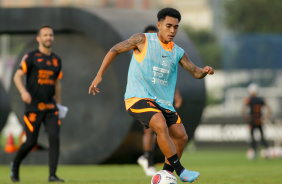 Du Queiroz no treino do Corinthians desta tera-feira