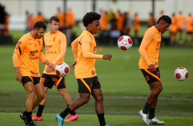 Giuliano, Lucas Piton, Willian e Paulinho no treino do Corinthians desta tera-feira