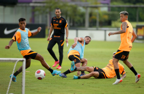 Juan David, Lus Ndio, Daniel Marcos, Gustavo Silva e Adson no treino do Corinthians