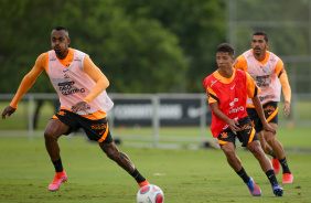 Raul Gustavo, Pedrinho e Bruno Melo no treino do Corinthians desta terça-feira