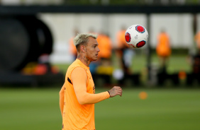 Rger Guedes no treino do Corinthians desta tera-feira