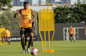 Paulinho no treino do Corinthians nesta quarta-feira