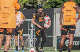 Vtor Pereira no treino do Corinthians na tarde desta quarta-feira