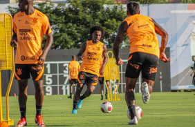 Willian no treino do Corinthians nesta quarta-feira